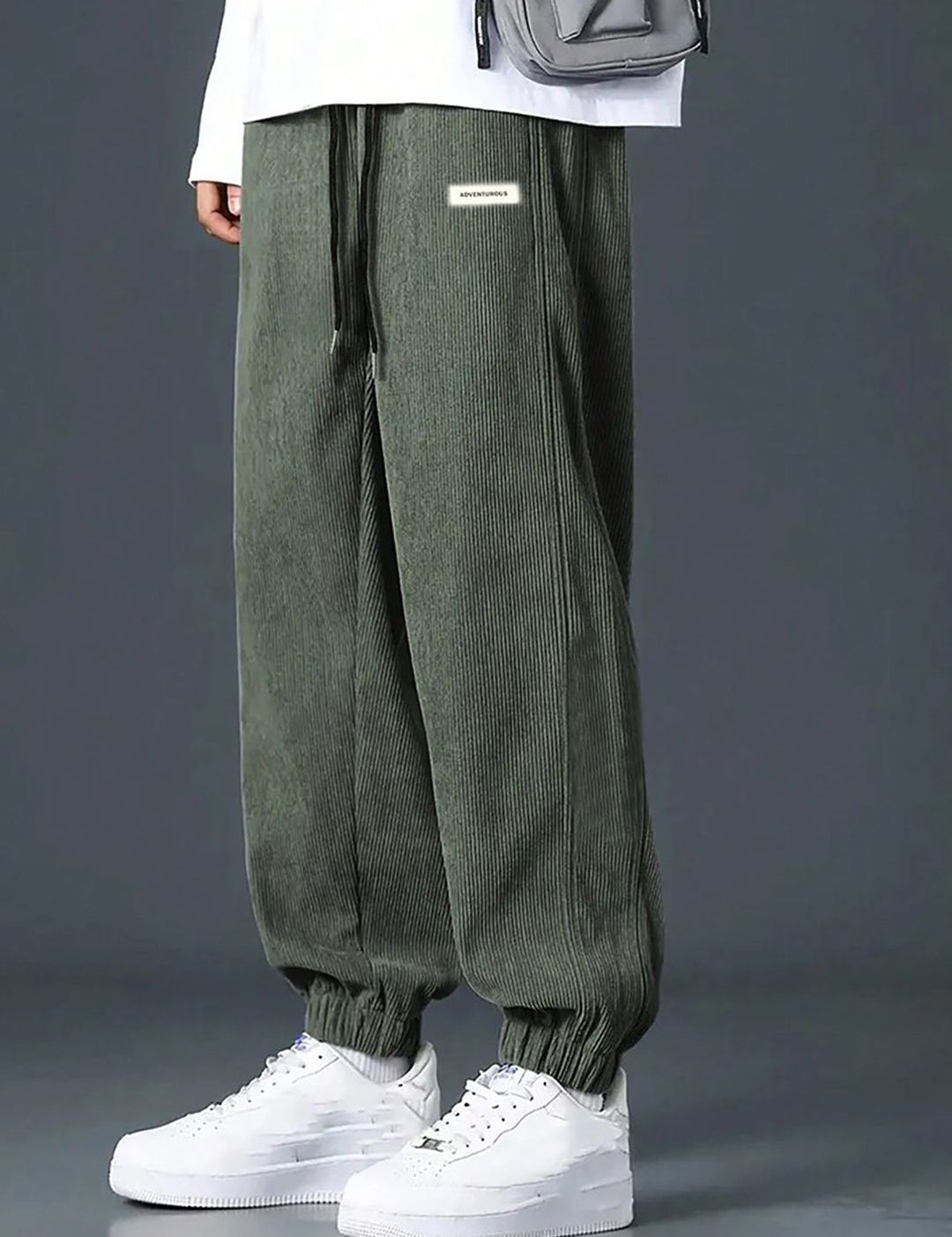 Kotty Men Relaxed High-Rise Corduroy Joggers Trousers