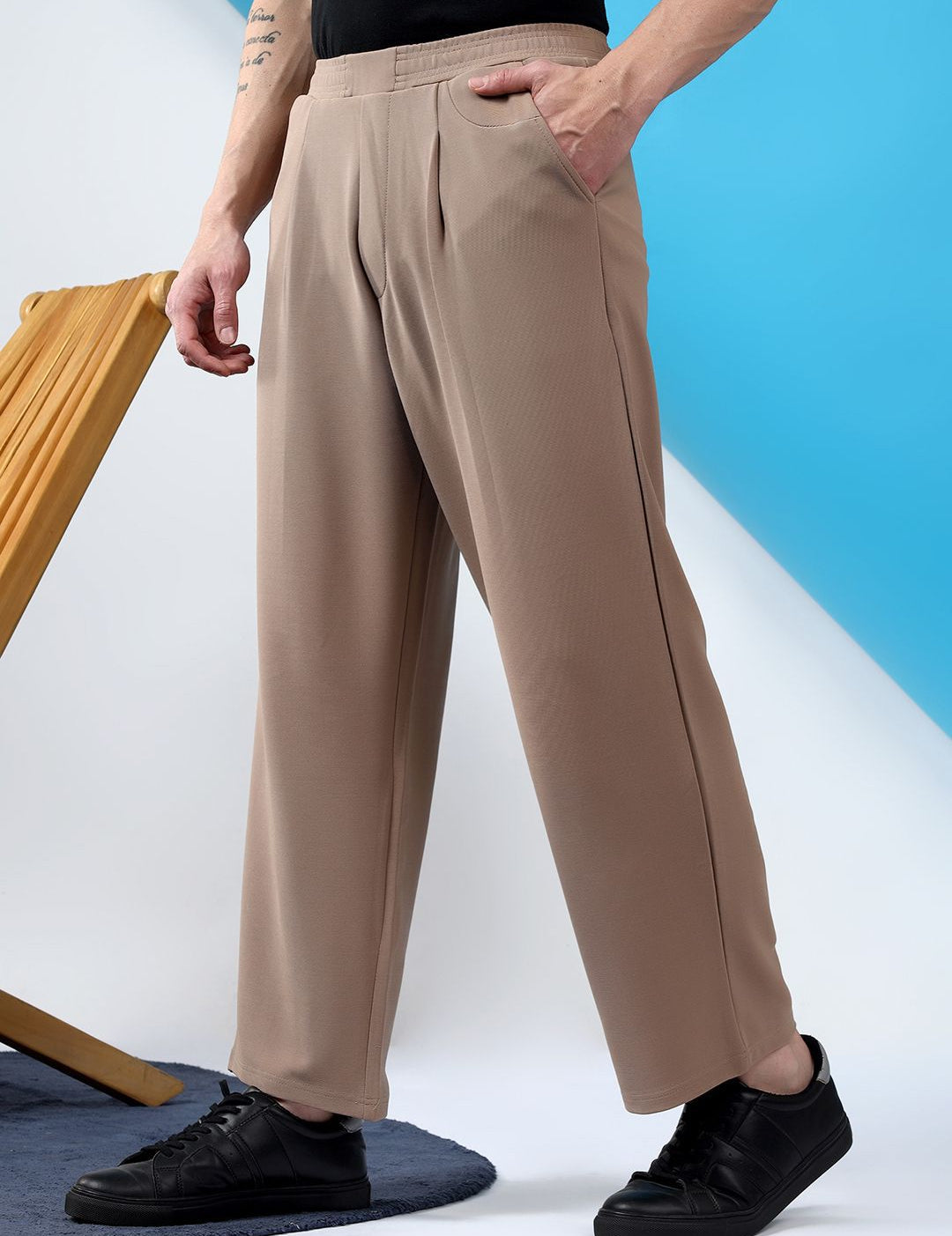 Kotty Men Low-Rise Pleated Trousers