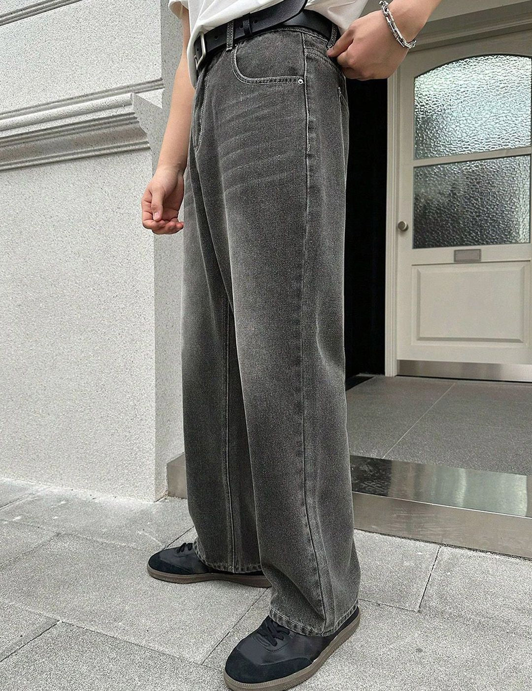 Kotty Men Mid-Rise Jean Wide Leg Heavy Fade Stretchable Cotton Jeans