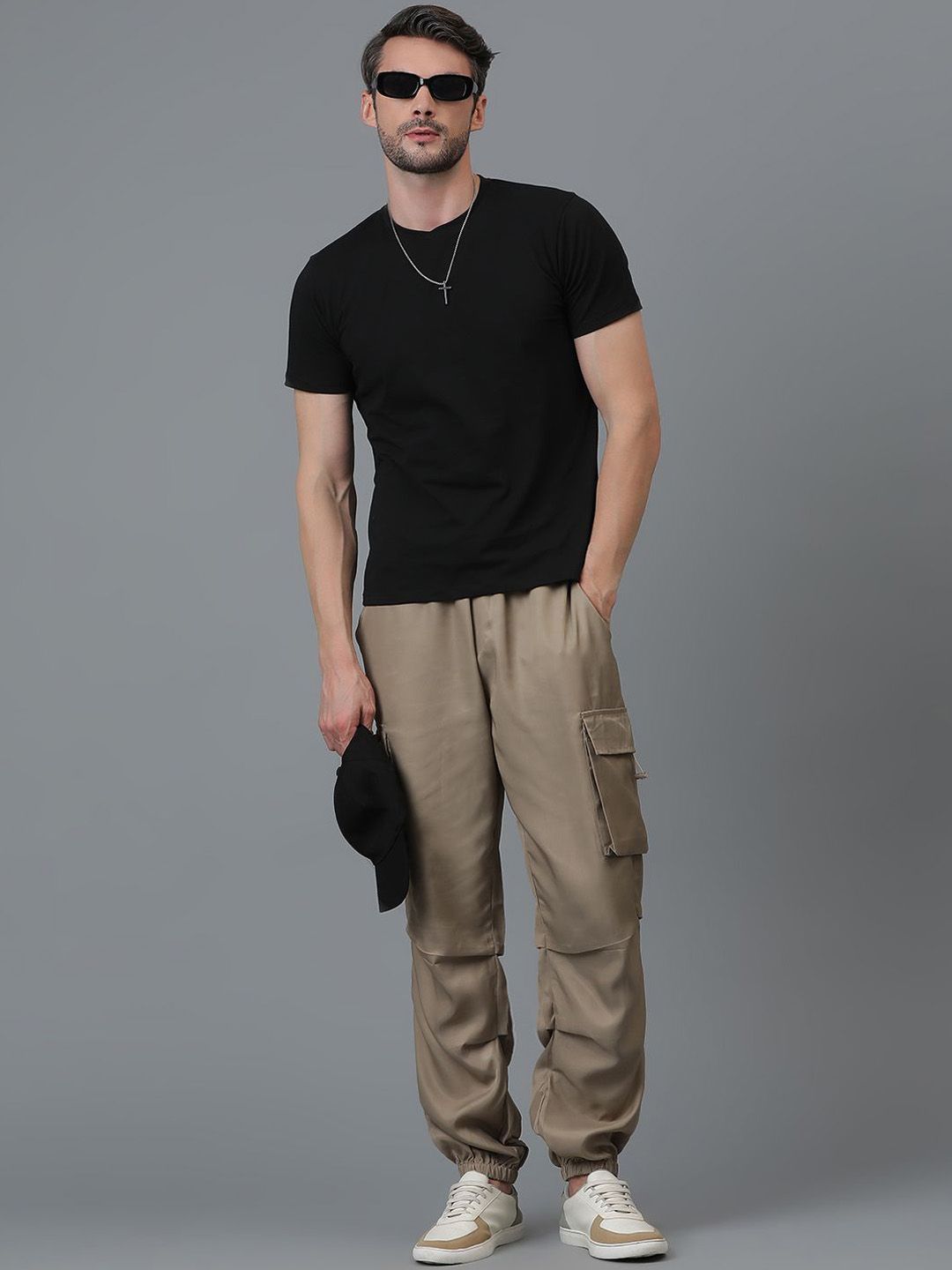 Kotty Men Relaxed Low-Rise Easy Wash Cargos Trousers
