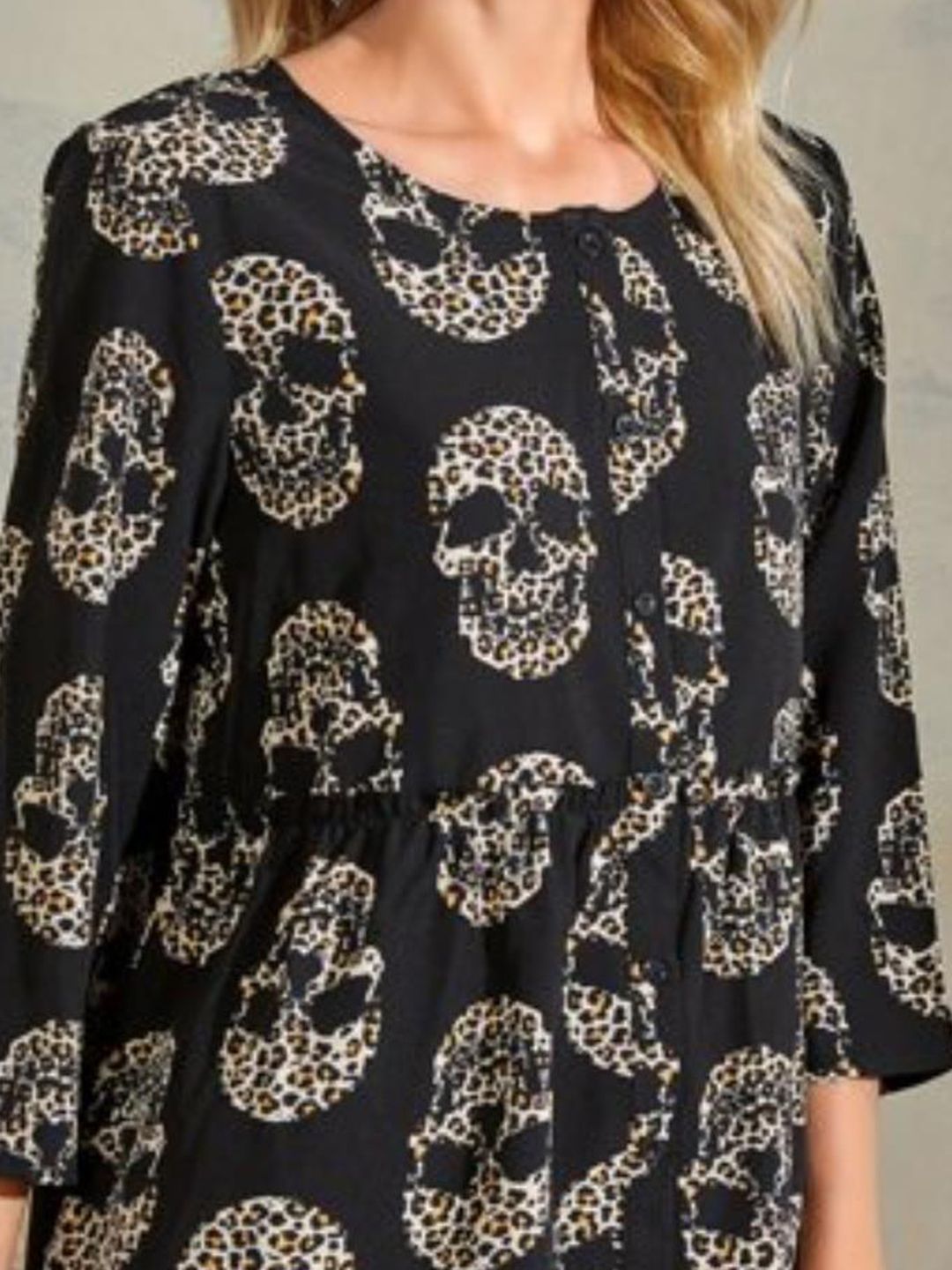 Kotty Conversational Printed Round Neck Crepe Top