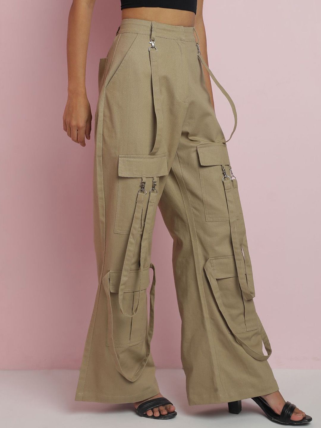 Kotty Women Solid Relaxed Straight Fit Mid-Rise Cargo Trousers