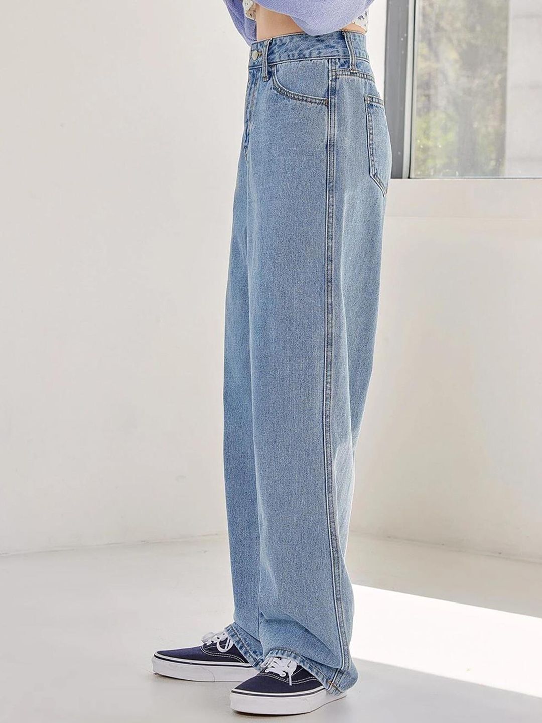 Kotty Women Jean Straight Fit High-Rise Clean Look Stretchable Jeans