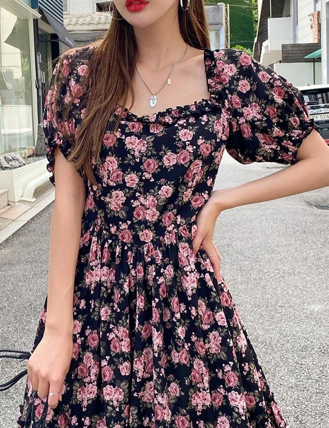 Kotty Pink Floral Printed Sweetheart Neck Puff Sleeves Fit & Flare Dress