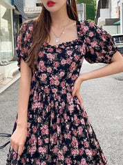 Kotty Pink Floral Printed Sweetheart Neck Puff Sleeves Fit & Flare Dress