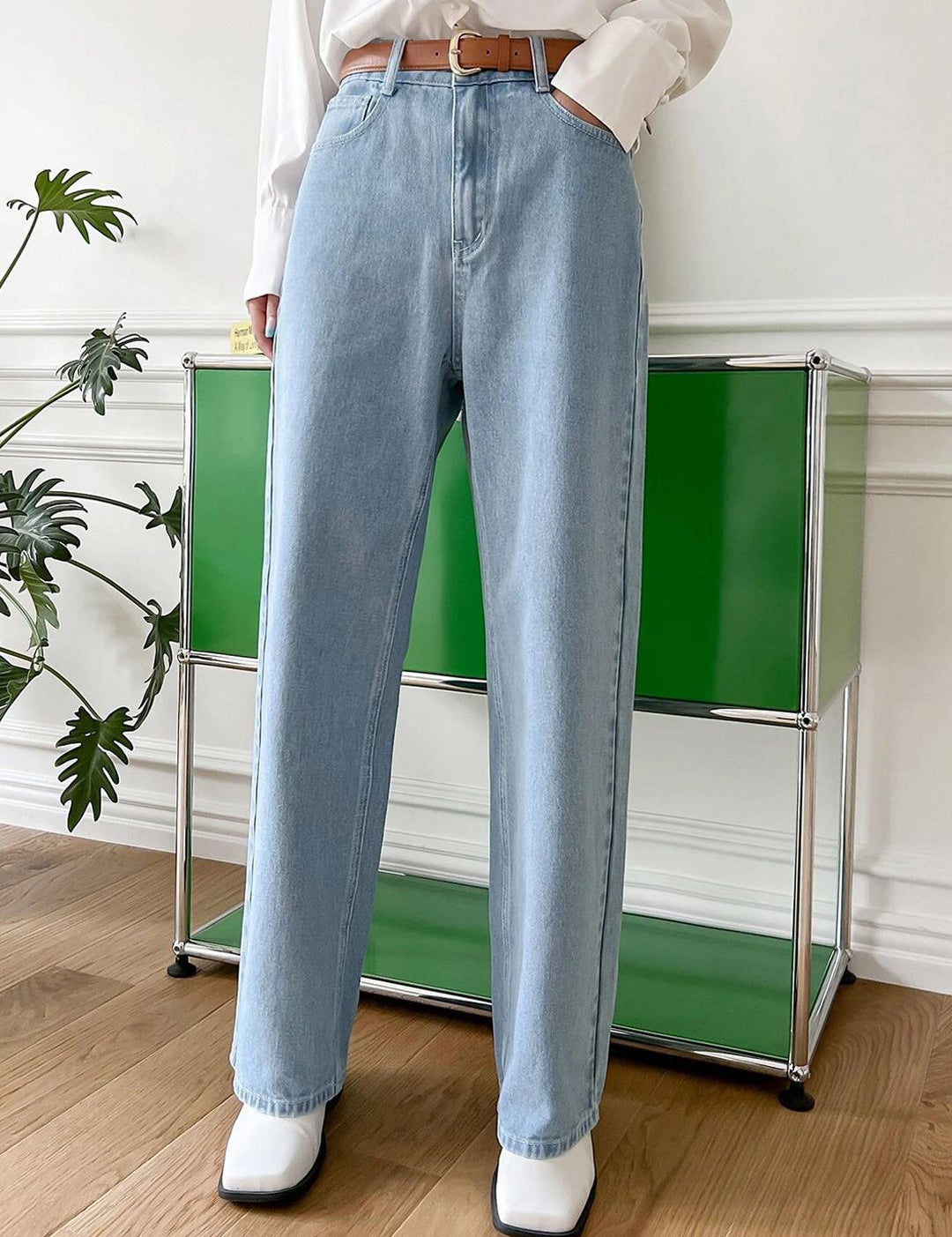 Kotty Women Straight Fit High-Rise Stretchable Jeans