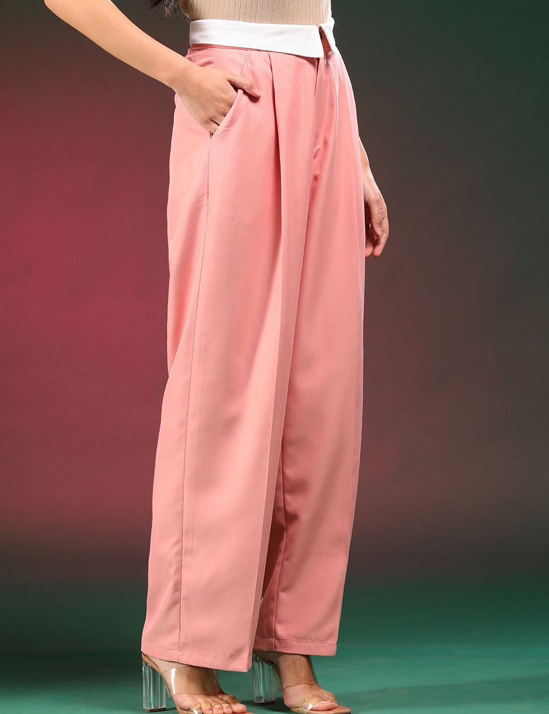 Kotty Women Solid Relaxed Straight Fit Mid-Rise Pleated Regular Trousers