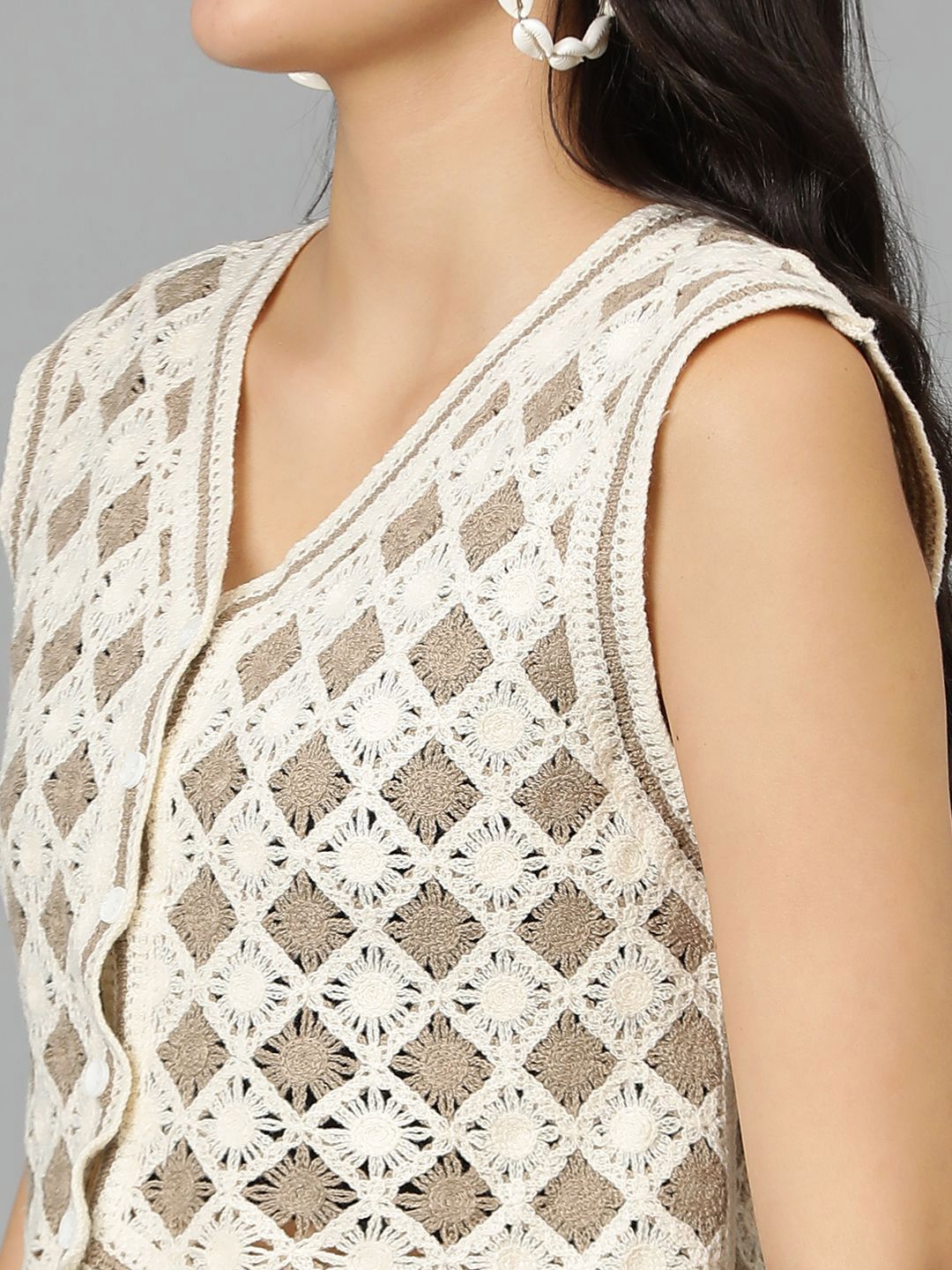 Kotty Geometric Self Design Crochet V-Neck High-Low Crop Top