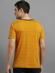 Kotty Men Yellow & Black Checked Henley T-shirt