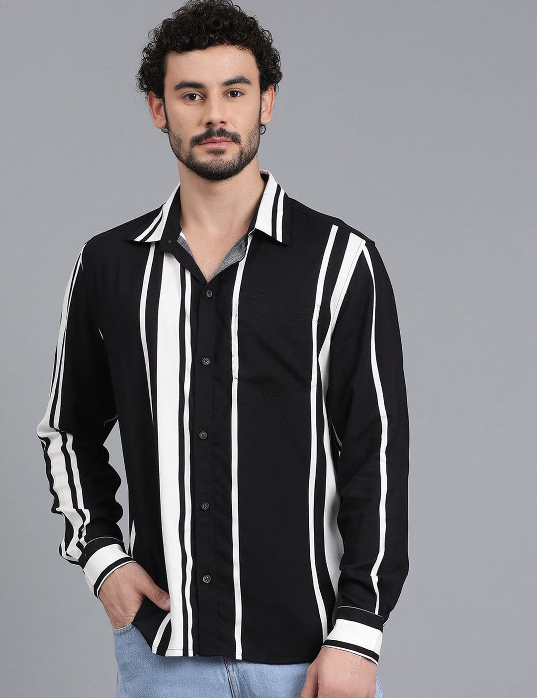 Kotty Men Vertical Striped Casual Shirt