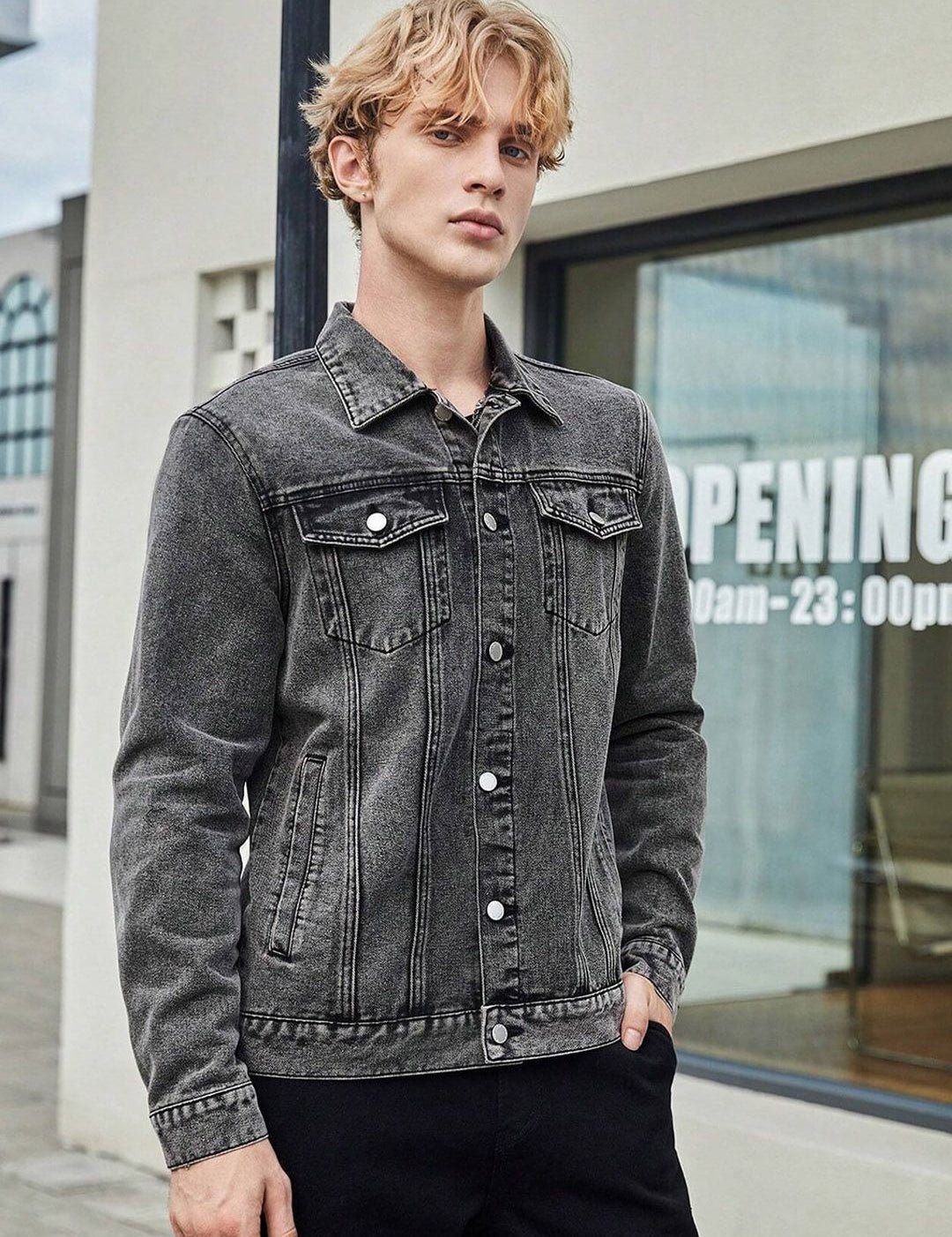 Kotty Spread Collar Washed Crop Denim Jacket