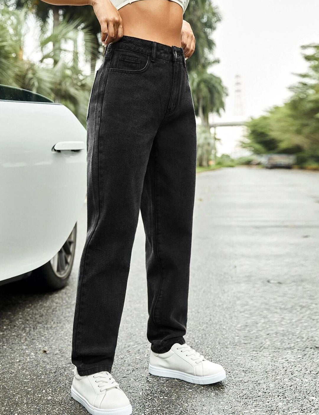 Kotty Women Black Jean Straight Fit High-Rise Slash Knee Stretchable Jeans