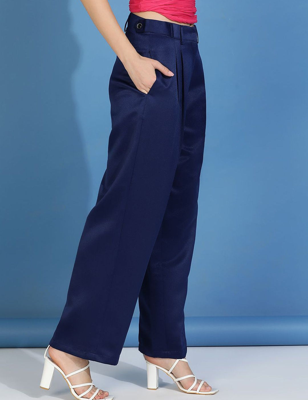 Kotty Women Relaxed Straight Fit High-Rise Easy Wash Pleated Trousers