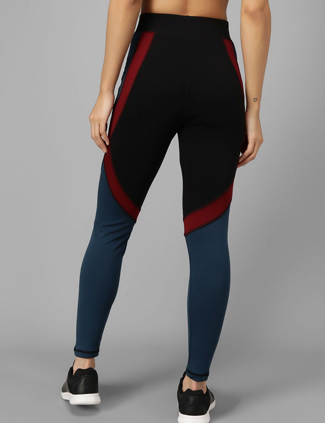 Kotty Women Black & Teal Blue Ccolourblocked Tights