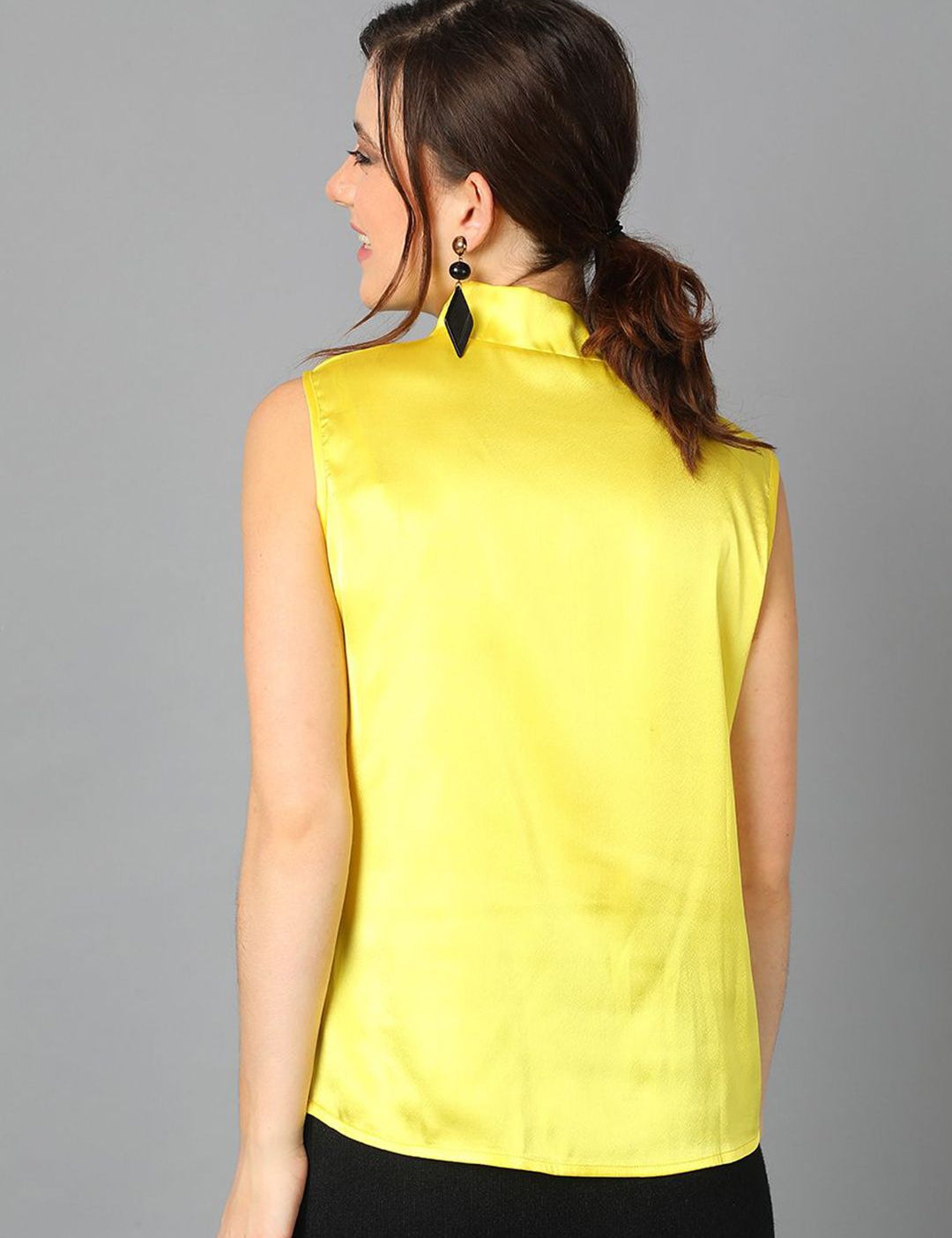 Kotty Women Halter Neck Blouson Top