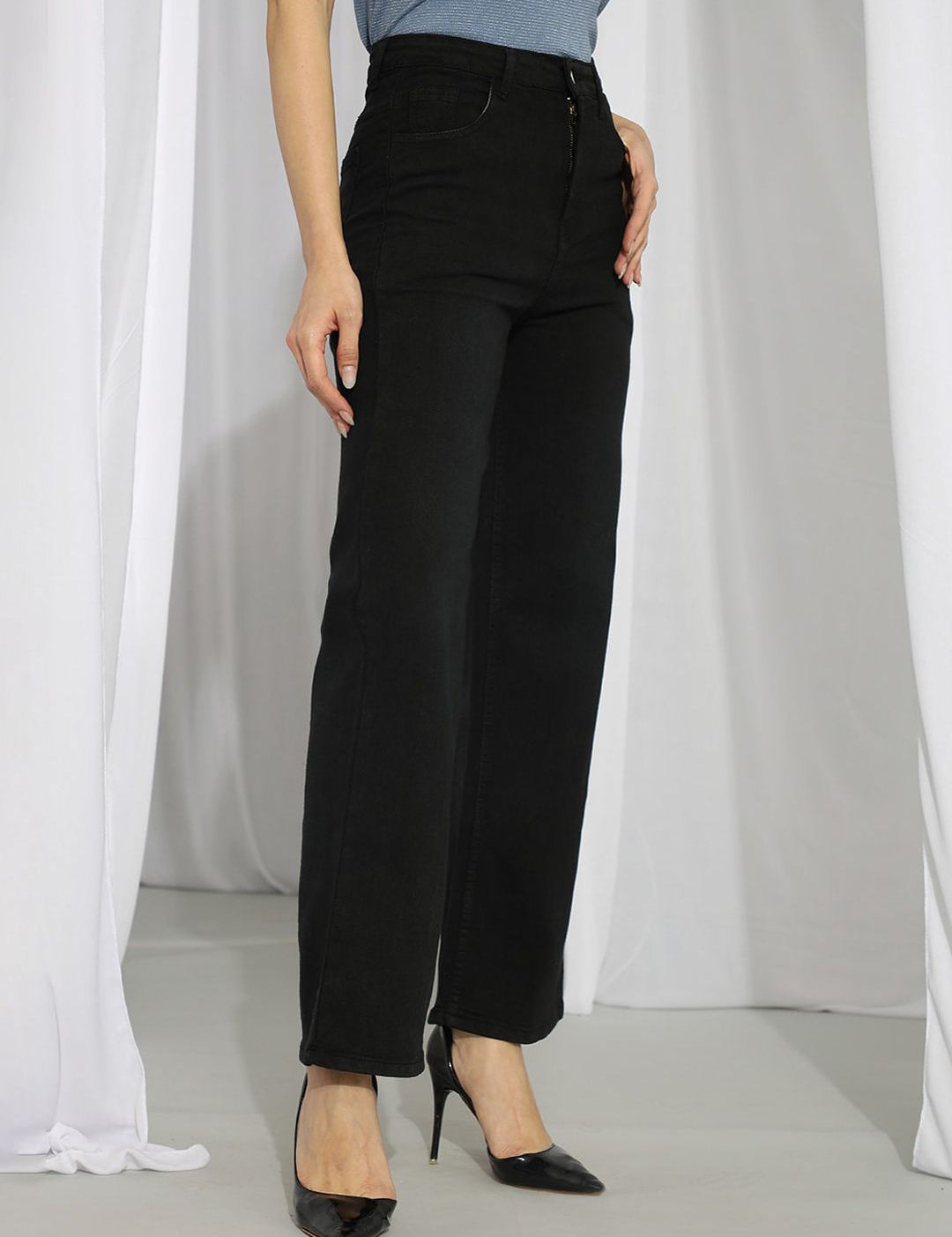 Kotty Women Black Jean Straight Fit High-Rise Stretchable Jeans