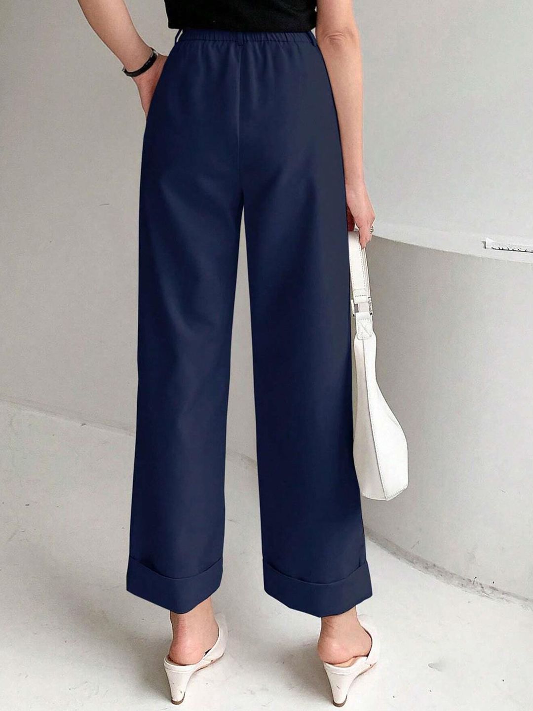 Kotty Women Relaxed Straight Leg Fit High-Rise Easy Wash Pleated Parallel Trousers