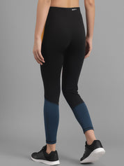 Kotty Women Maroon & Black Colorblocked Seamless Tights