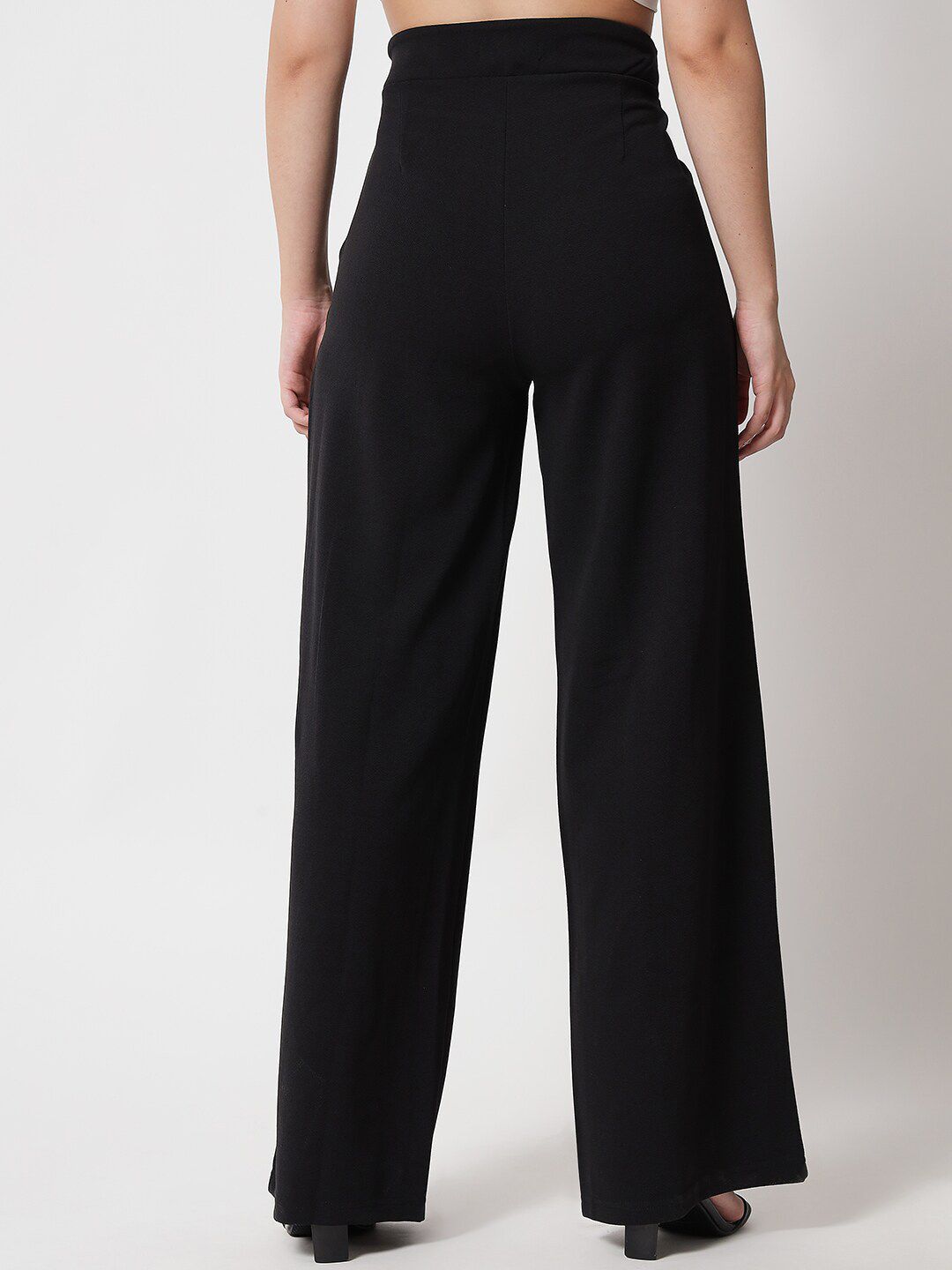Kotty Women Black Relaxed Straight Fit High-Rise Easy Wash Trousers