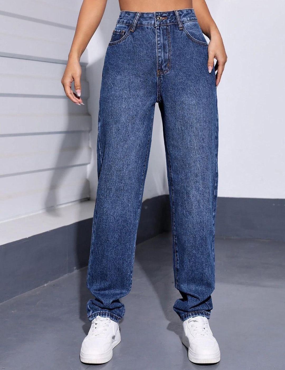 Kotty Women Jean Straight Fit High-Rise Light Fade Stretchable Jeans