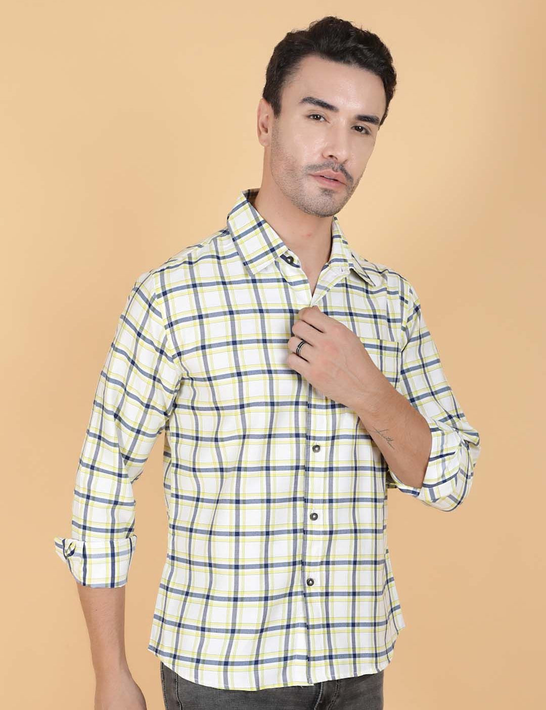 Kotty Men Relaxed Fit Spread Collar Checked Casual Shirt