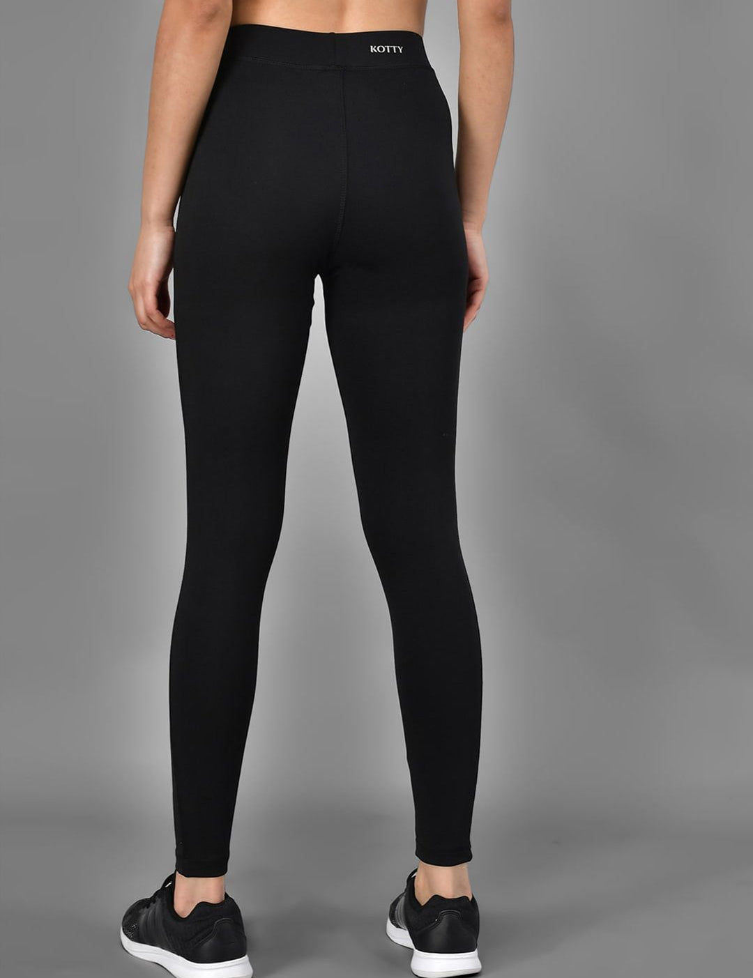 Kotty Women Black Printed Training Or Gym Tights