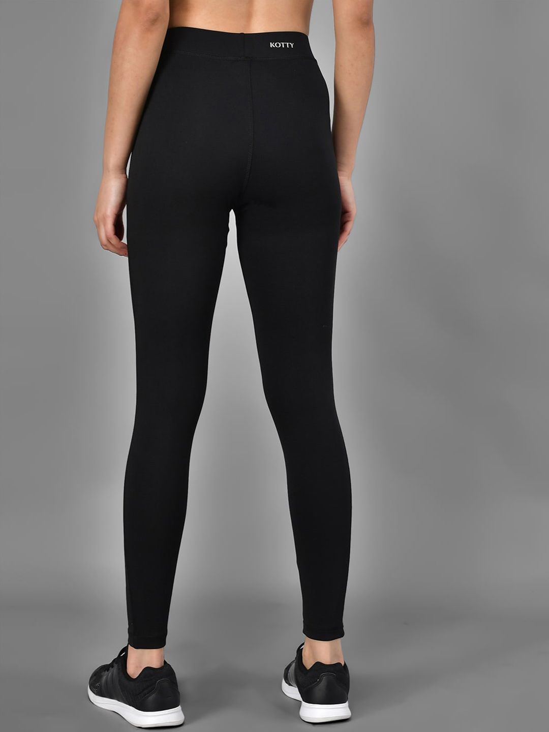 Kotty Women Black Printed Training Or Gym Tights