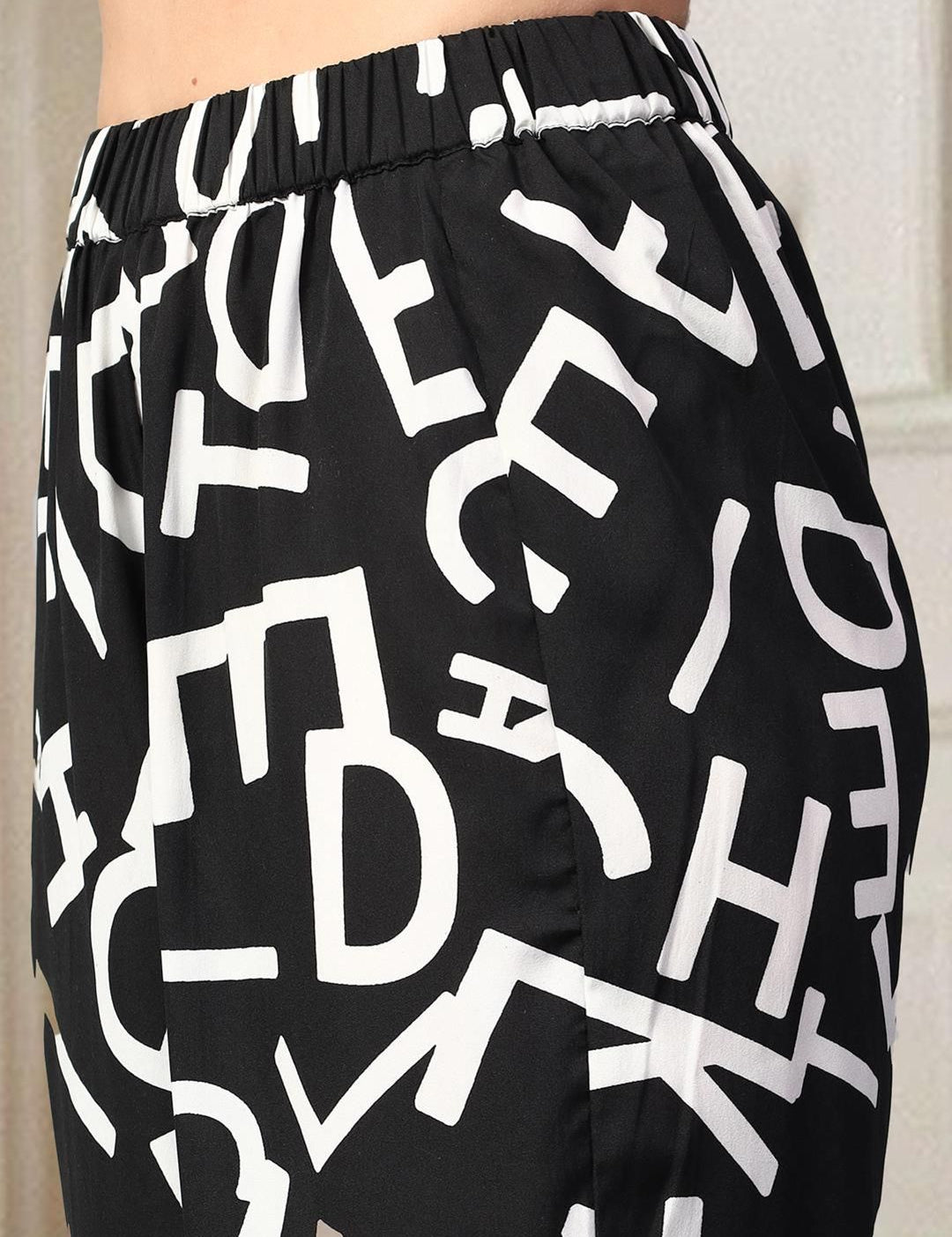 Kotty Black and White Printed Shirt Collar Shirt With Trouser