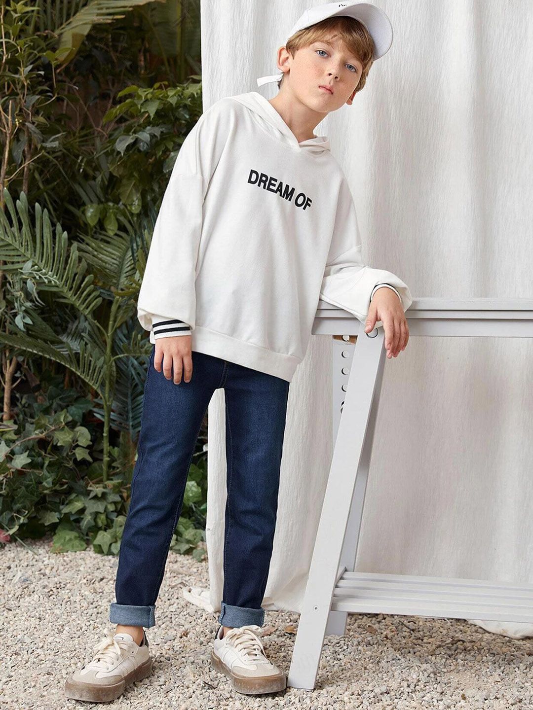 Kotty Boys Light Fade Crinkle Mid-Rise Cotton Stretchable Regular Fit Jeans