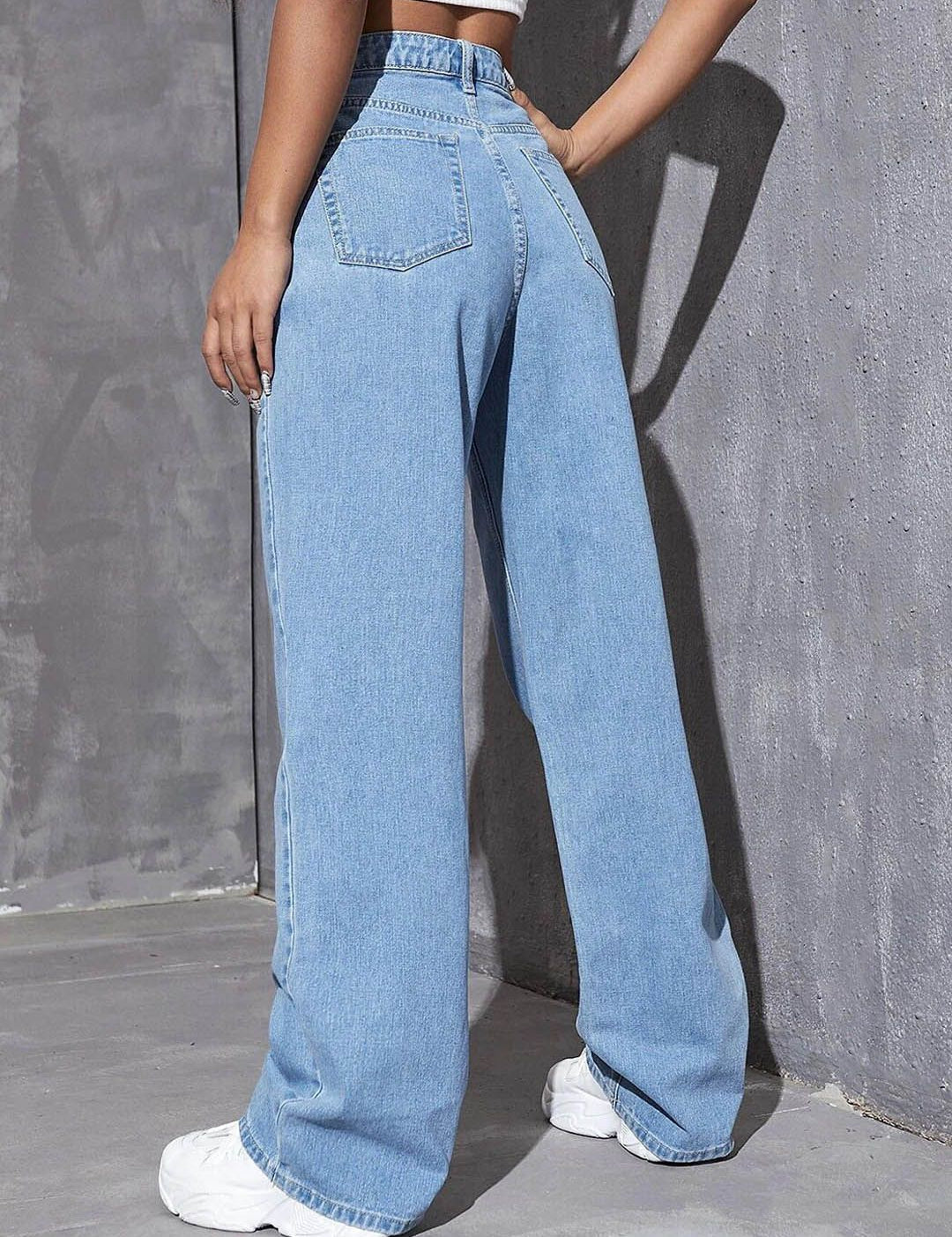 Kotty Women Jean Straight Fit Leg High-Rise Light Fade Stretchable Jeans