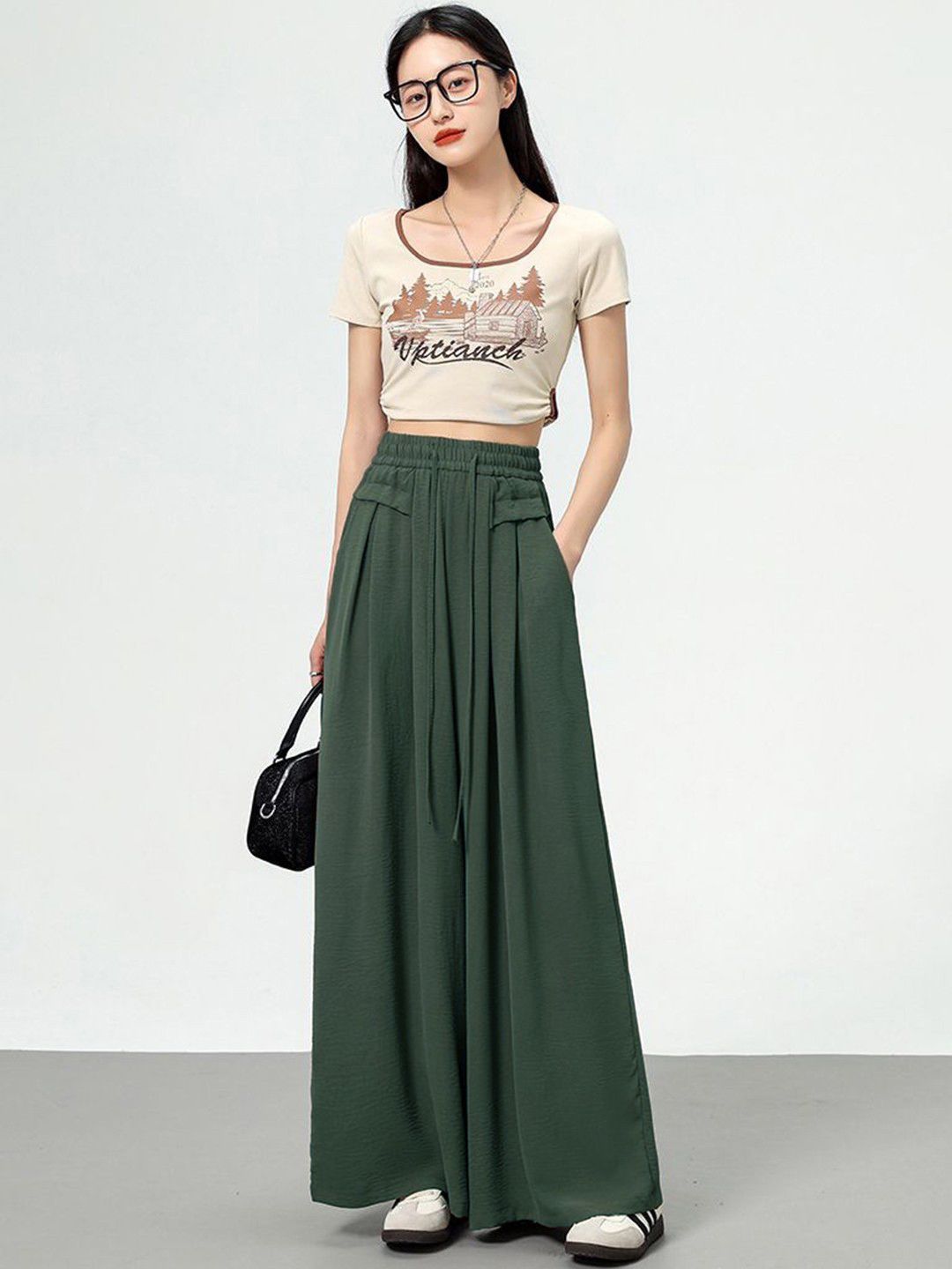 Kotty Women Loose Fit High-Rise Pleated Cotton Trousers