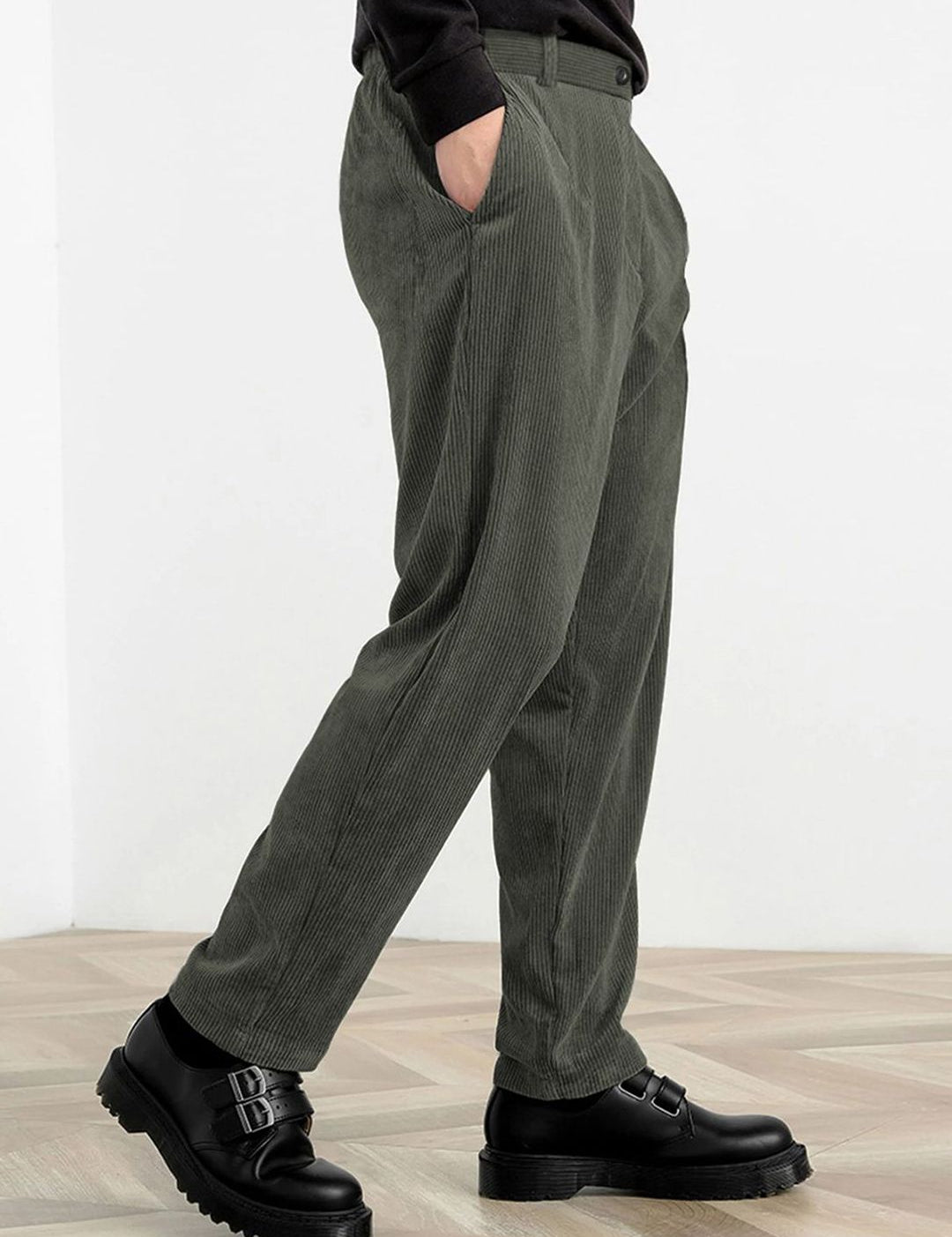 Kotty Men Relaxed Straight Fit High-Rise Corduroy Trousers