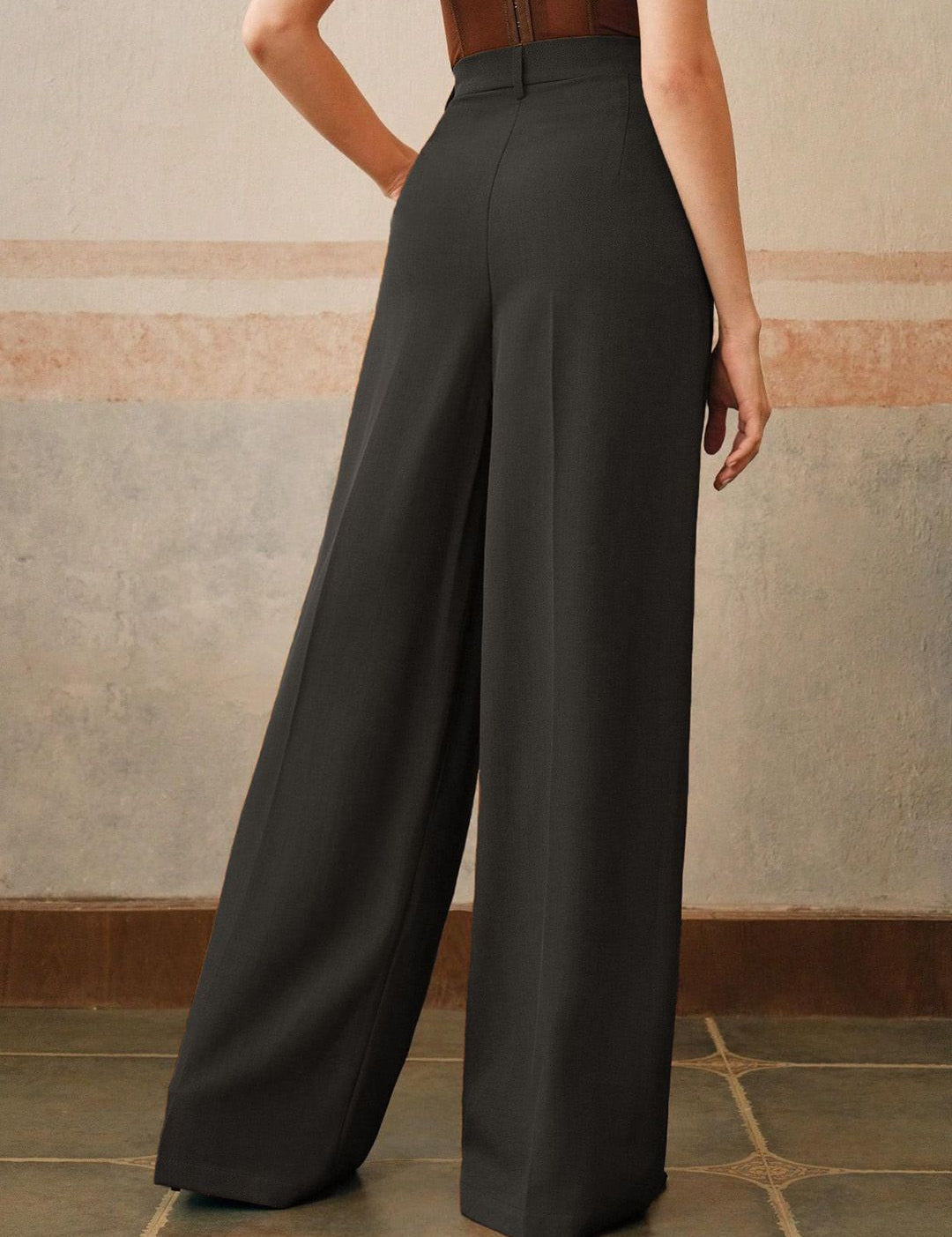 Kotty Women Relaxed Straight Leg High-Rise Pleated Trousers