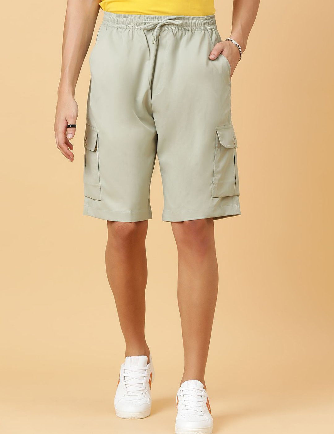 Kotty Men Low-Rise Regular Fit Cargo Shorts