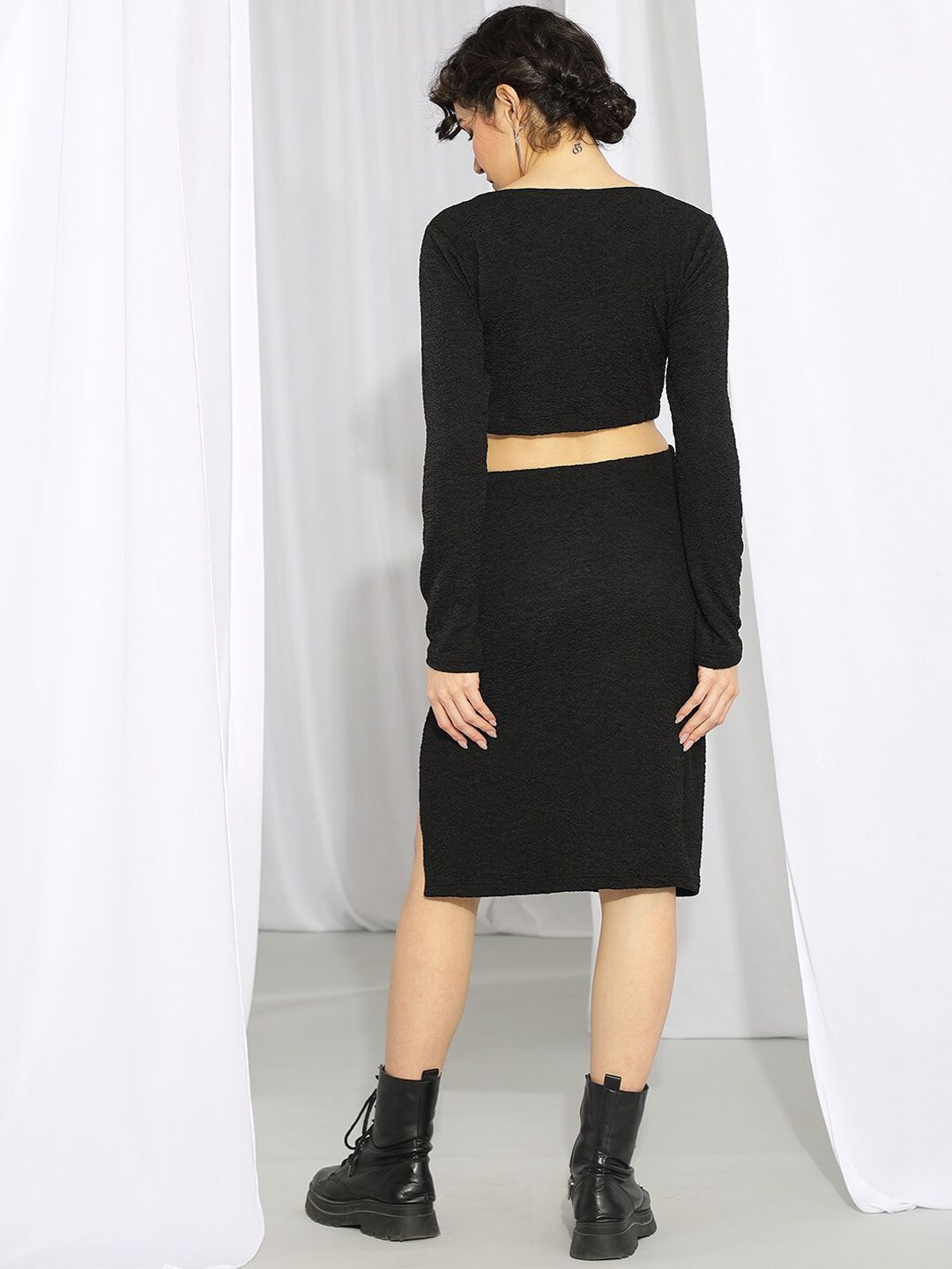 Kotty Long Sleeves Crop Top & Slip-On Skirt