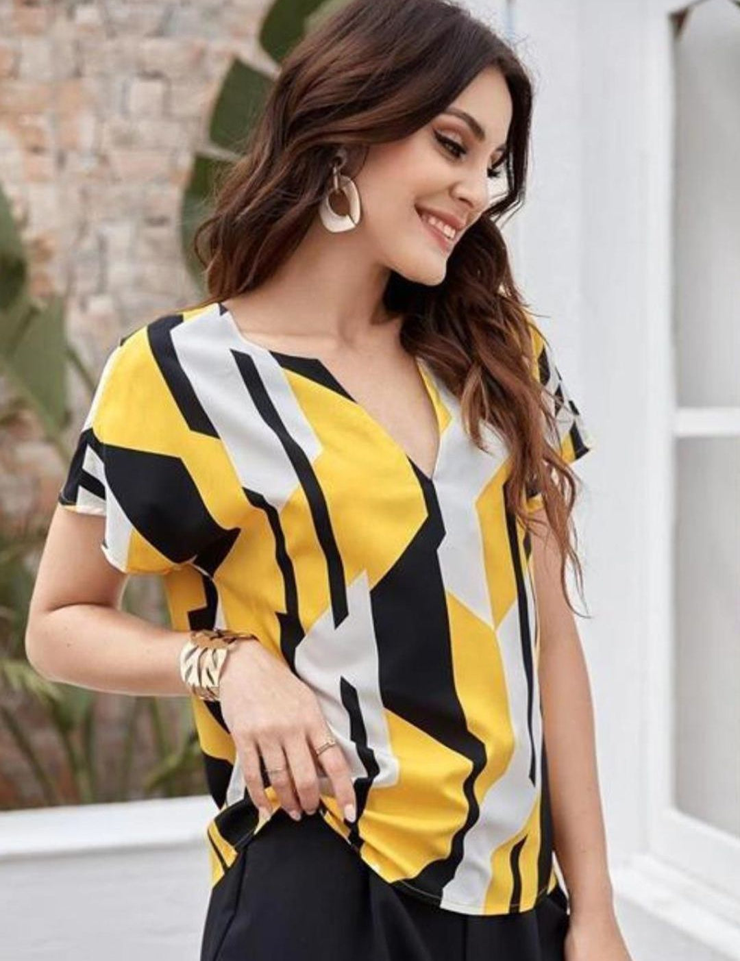 Kotty Yellow Abstract Printed Extended Sleeves Top