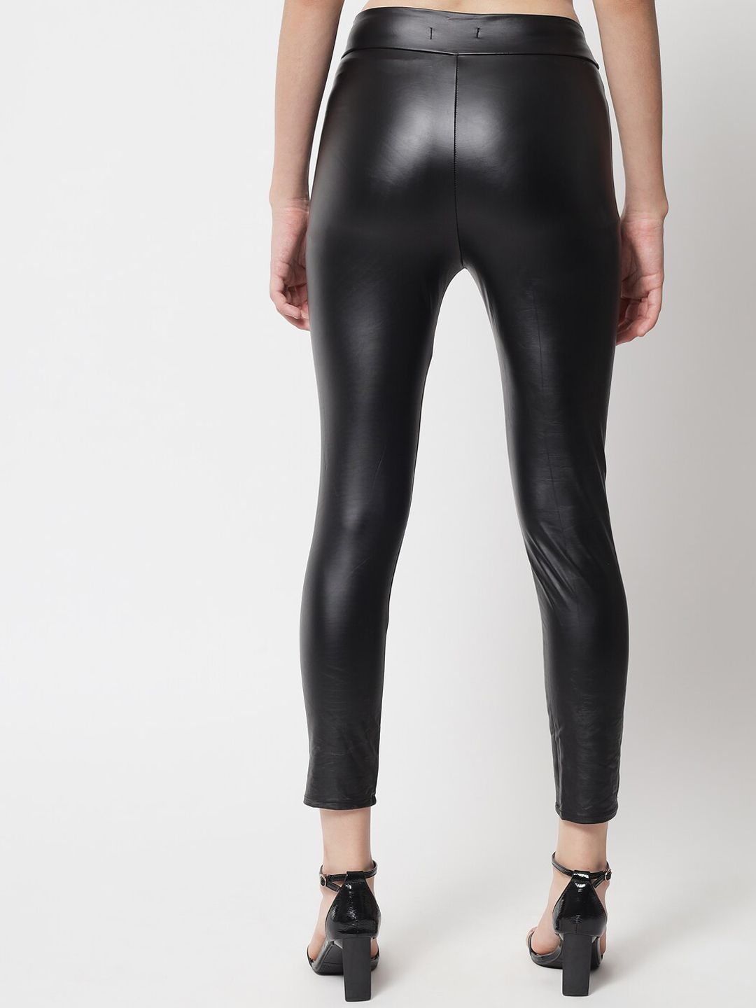 Kotty Women Black Relaxed Skinny Fit Trousers