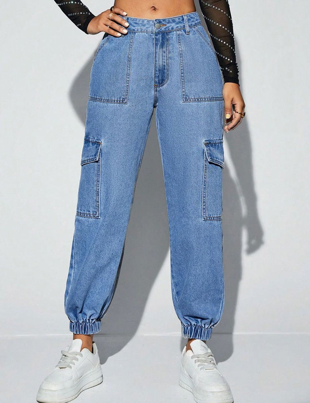 Kotty Women High-Rise Clean Look Stretchable Cargo Joggers