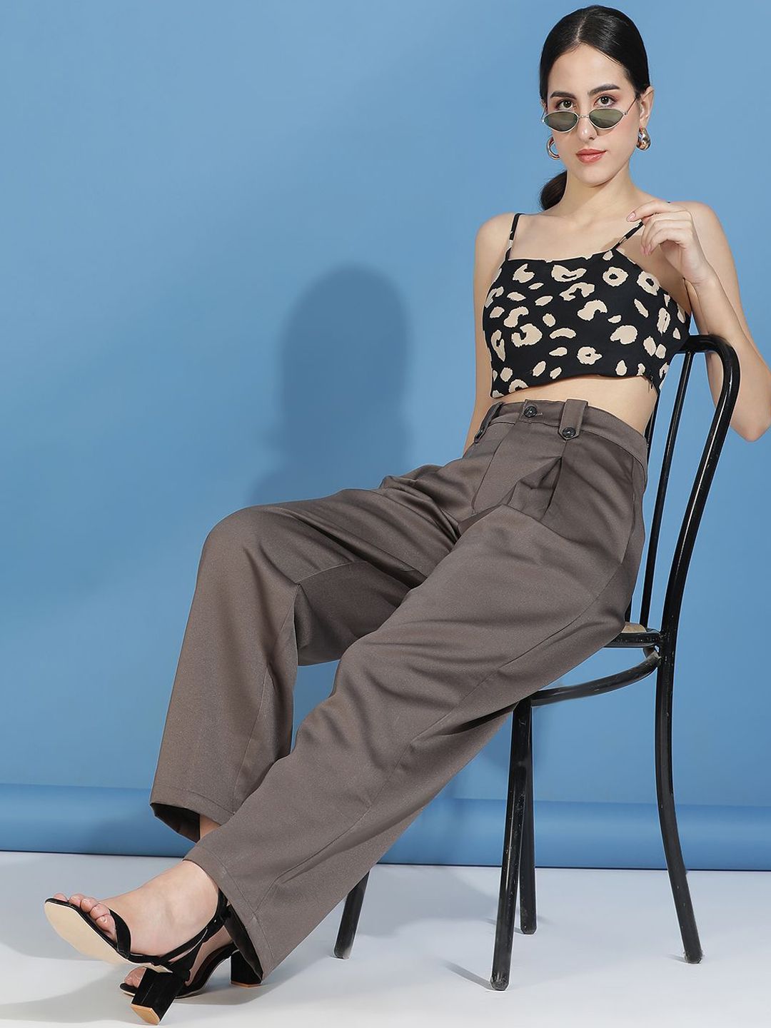 Kotty Women Relaxed Straight Fit High-Rise Easy Wash Pleated Parallel Trousers