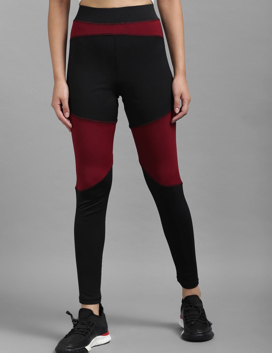 Kotty Women Maroon & Black Colourblocked Tights