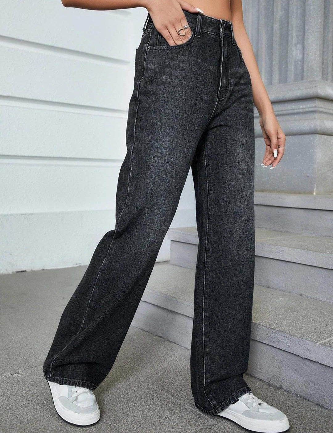 Kotty Women Jean Straight Fit High-Rise Clean Look Light Fade Stretchable Jeans