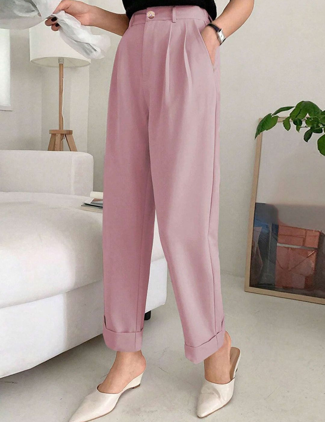 Kotty Women Relaxed Straight Leg Fit High-Rise Easy Wash Pleated Trousers