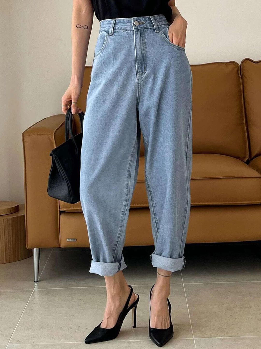 Kotty Women Blue Relaxed Fit High-Rise Clean Look Stretchable Cropped Jeans