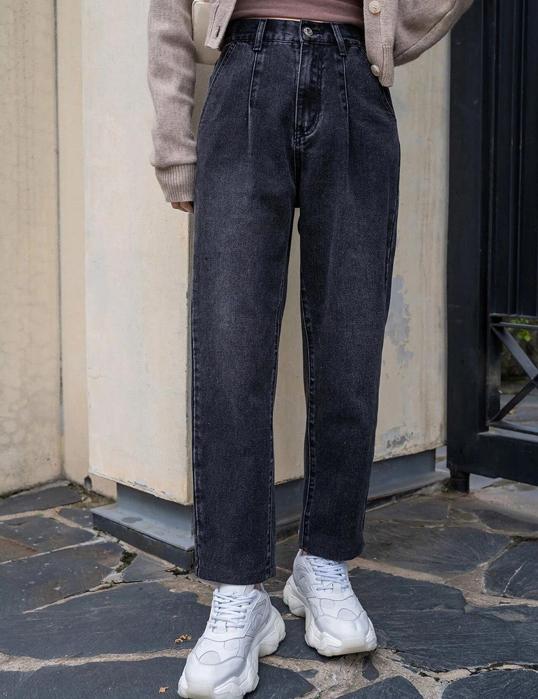 Kotty Women Straight Fit High-Rise Light Fade Stretchable Jeans