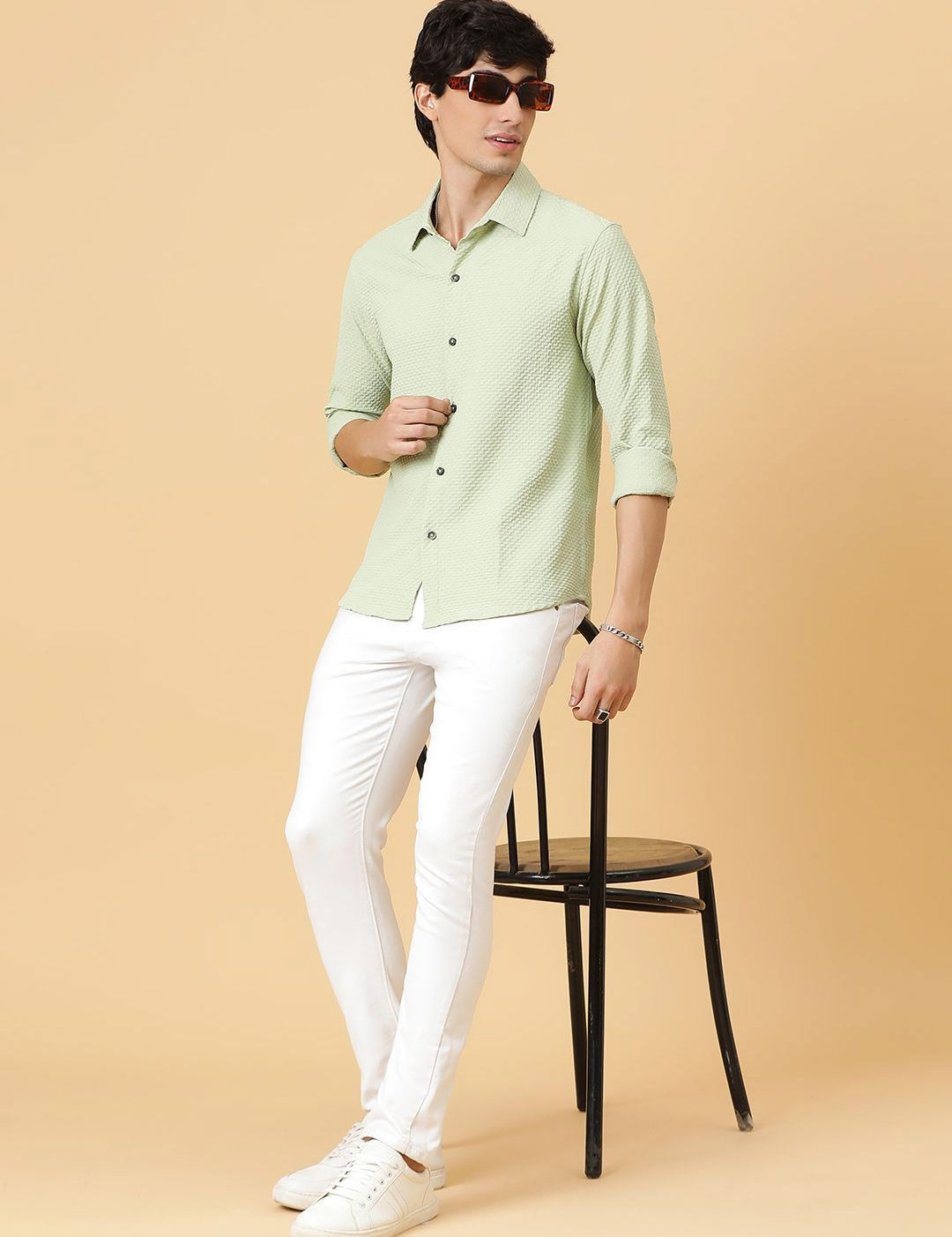 Kotty Men Relaxed Spread Collar Solid Casual Shirt