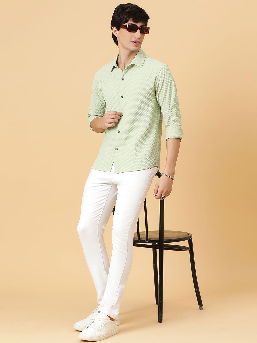 Kotty Men Relaxed Spread Collar Solid Casual Shirt