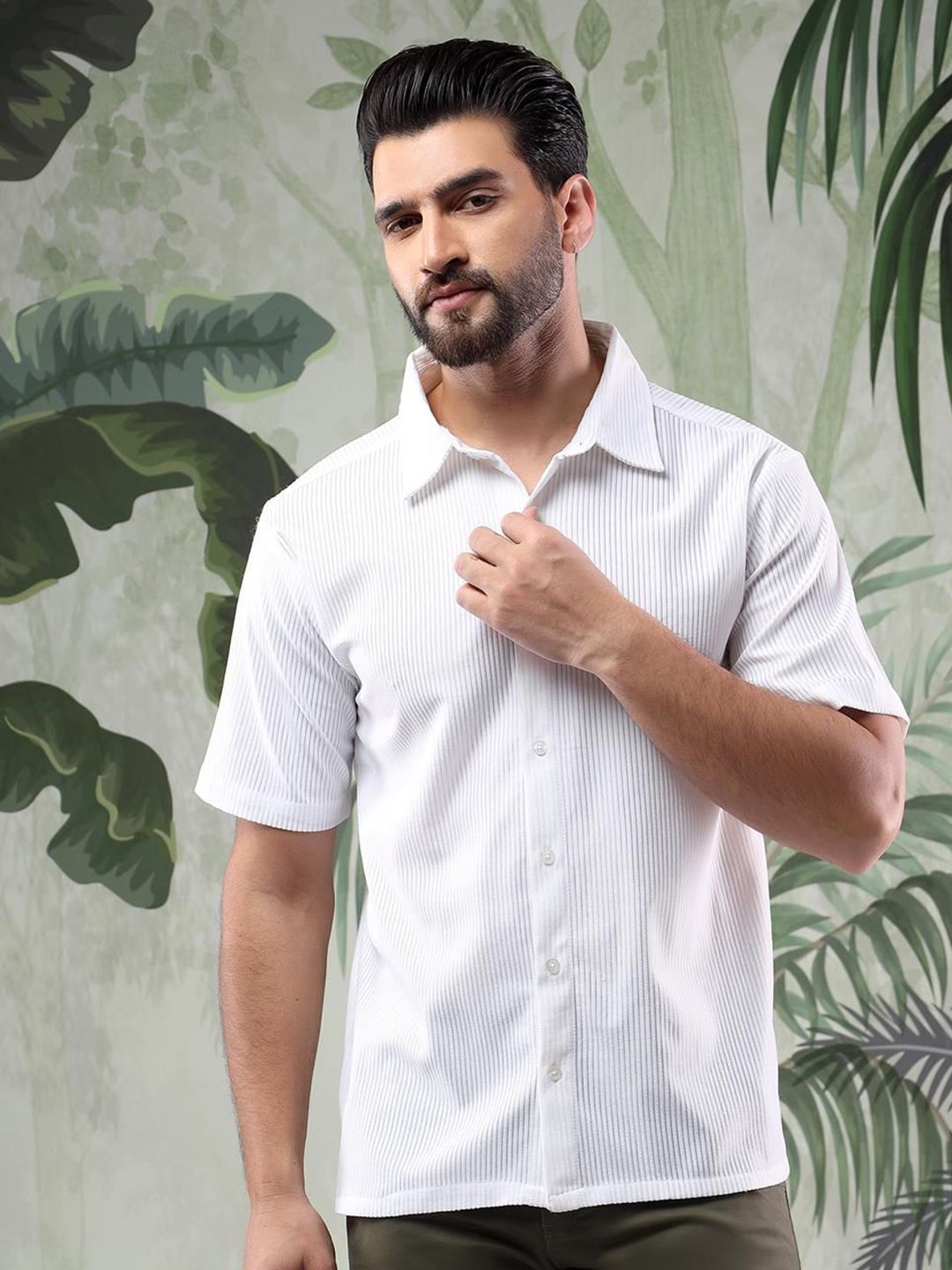 Kotty Men Vertical Stripes Casual Shirt