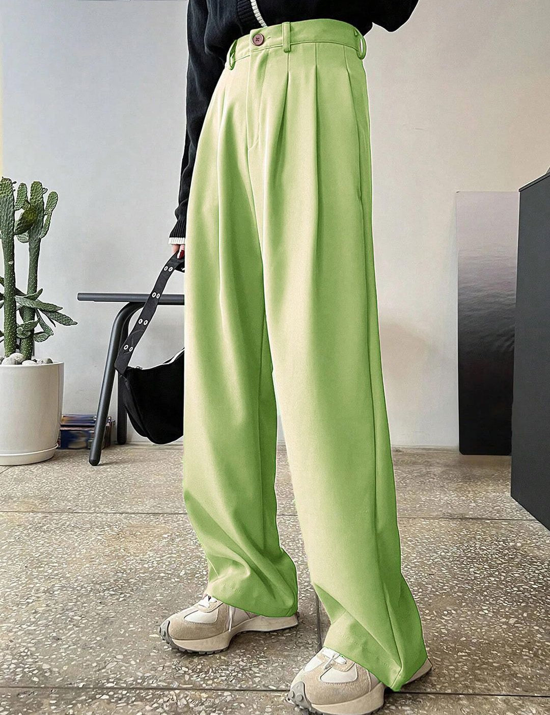 Kotty Women Easy Wash Pleated Mid-Rise Parallel Trousers