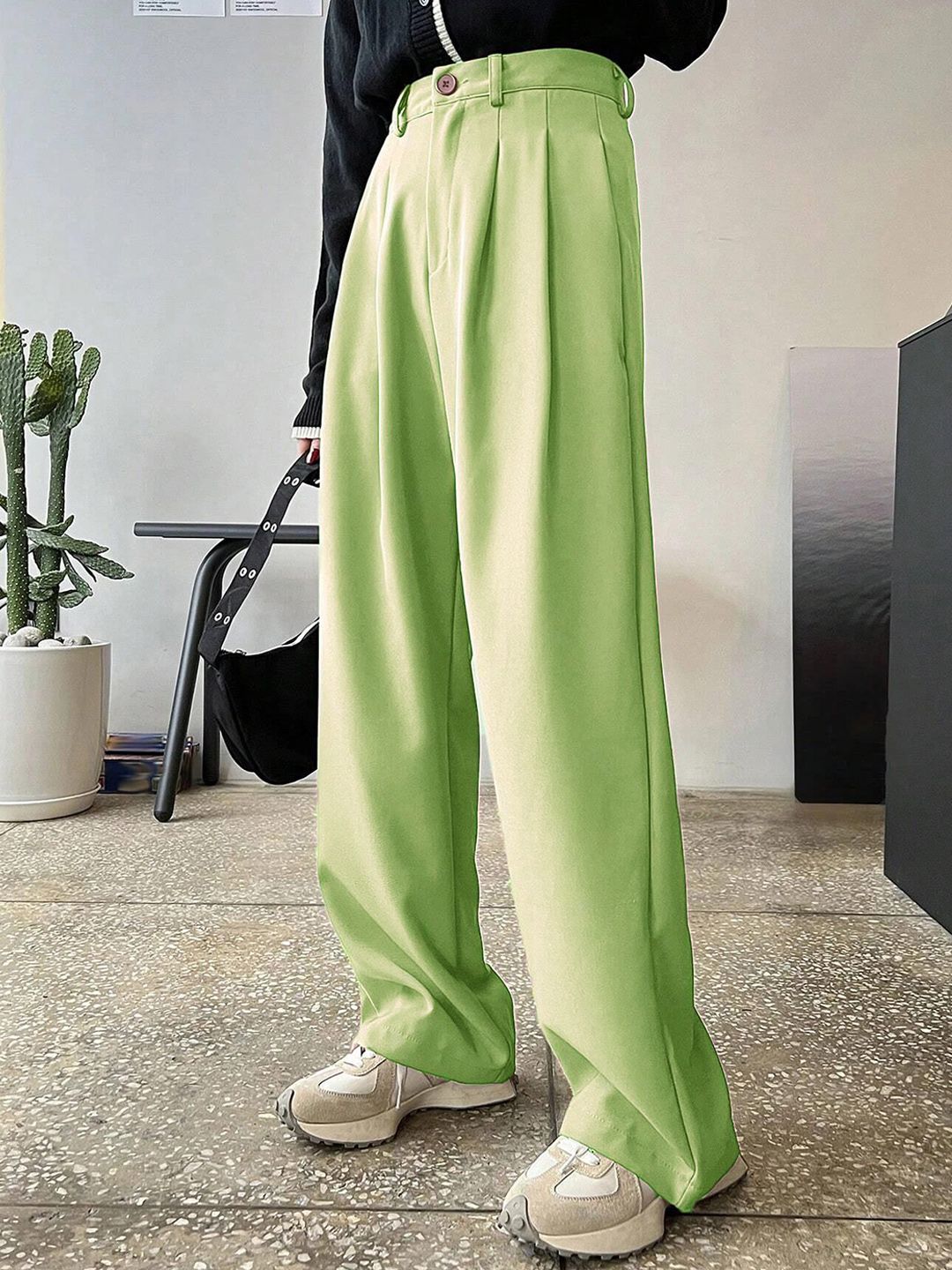 Kotty Women Easy Wash Pleated Mid-Rise Parallel Trousers