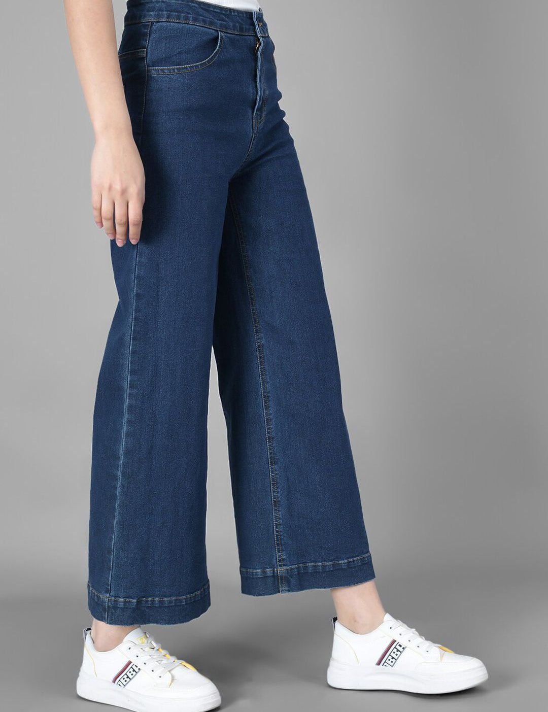 Kotty Women Blue Flared High-Rise Clean Look Jeans